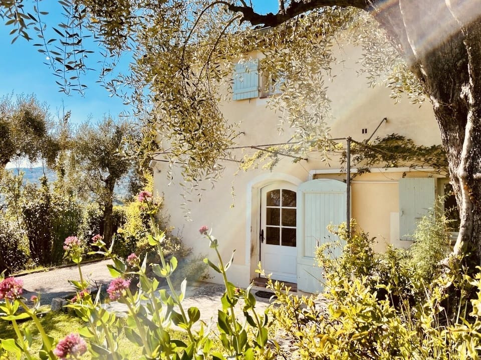 Charming House and Pool in the olive trees House in Grasse