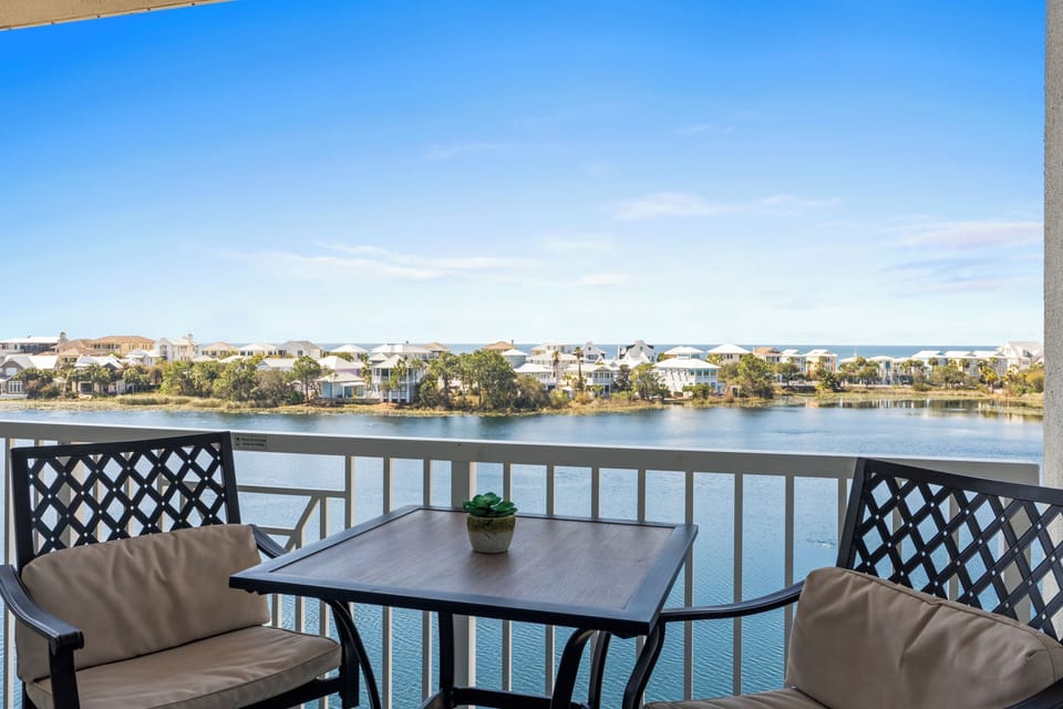 Balcony with gulf and lake views
