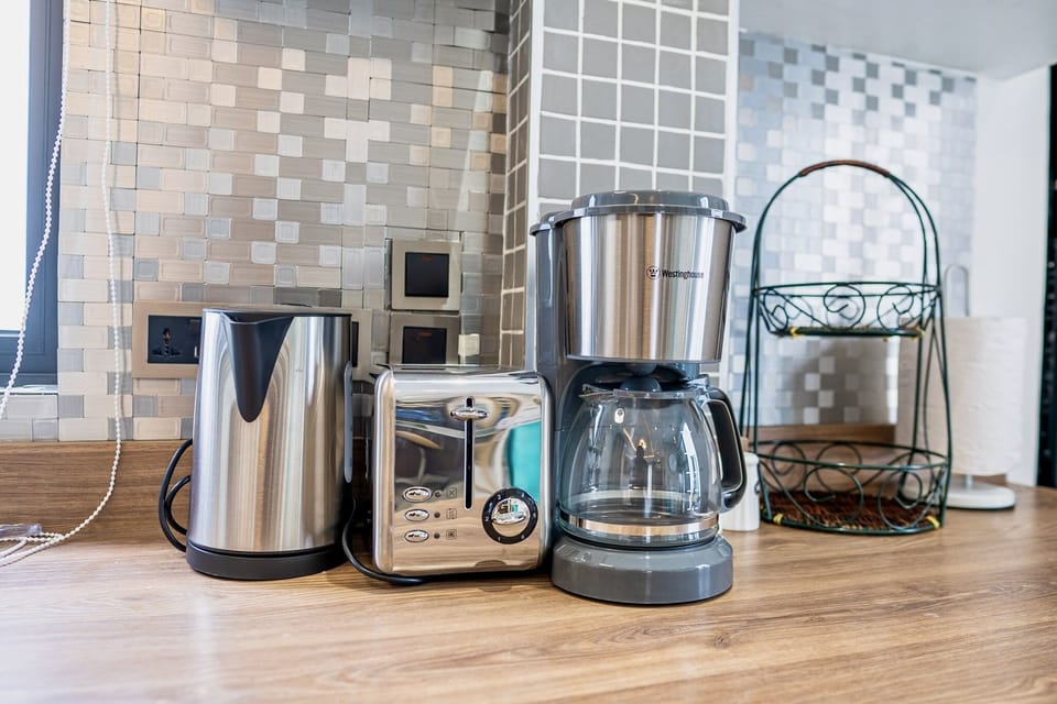 Coffee bar with bread toaster