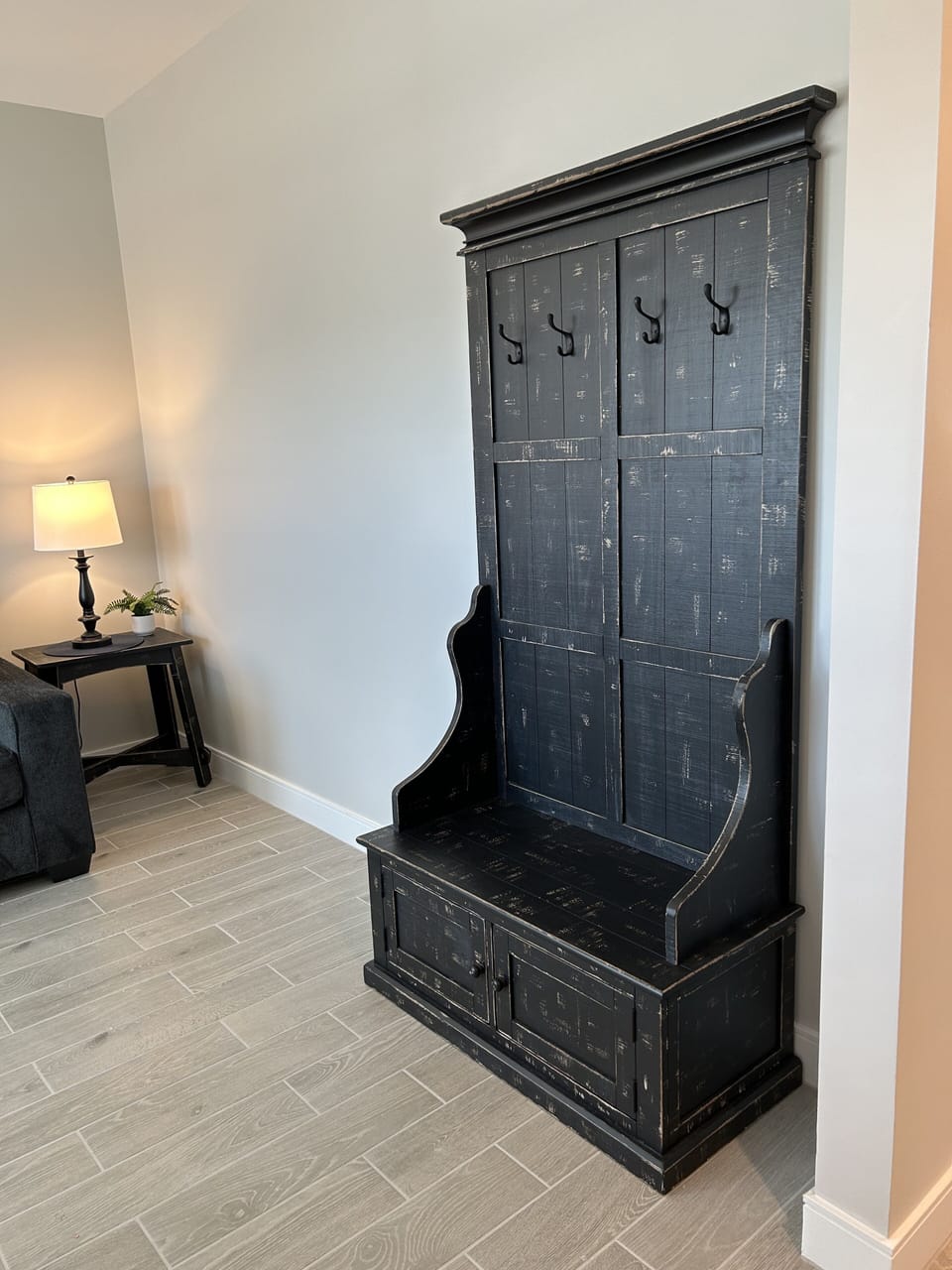 Downstairs Office / Entry Way Valet