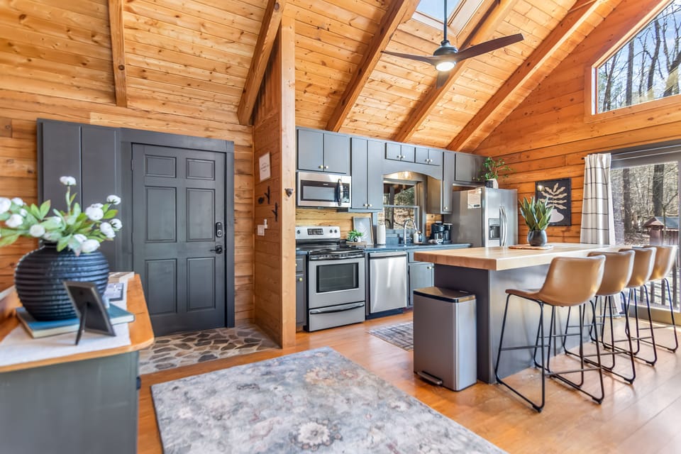 Fully-stocked kitchen has all the basics to cook & bake to your heart’s content