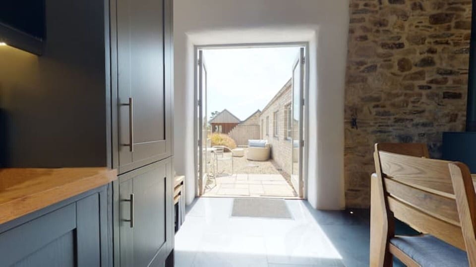 French doors leading to courtyard patio garden