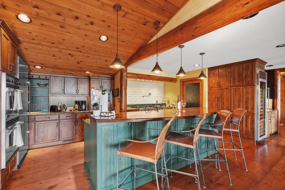 Executive Kitchen 