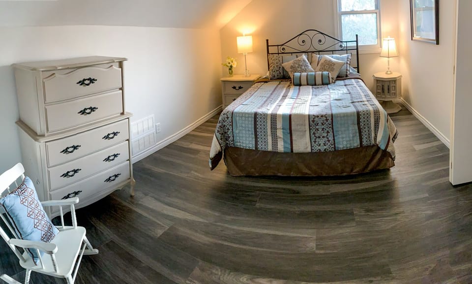 This room also has a crib.