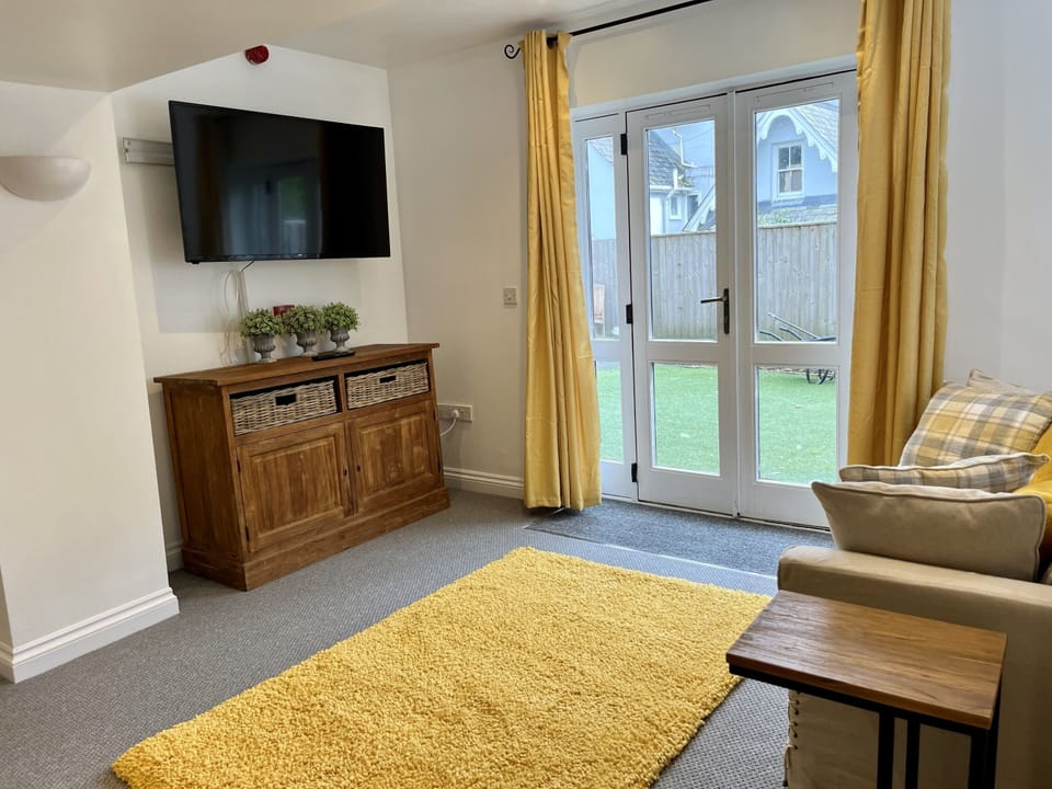 Living Room / Lounge