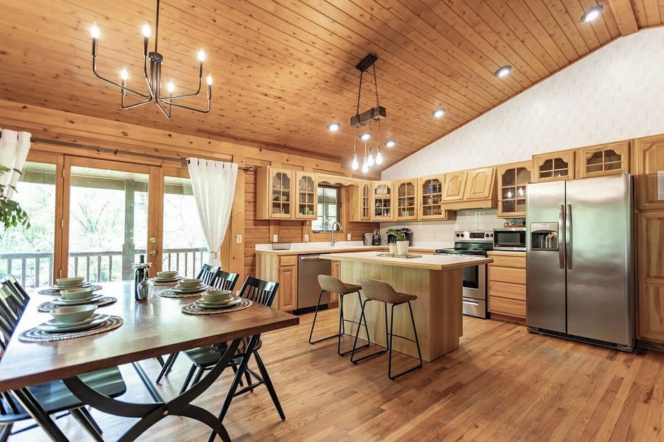 Main floor kitchen & living room with open concept, perfect for family gathering