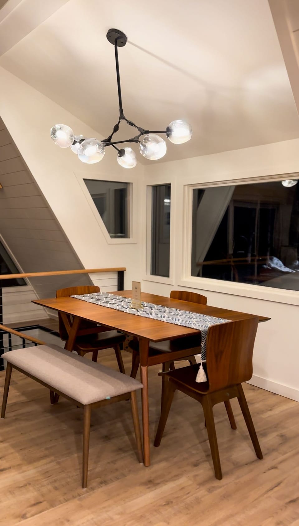 Dining table seats 6