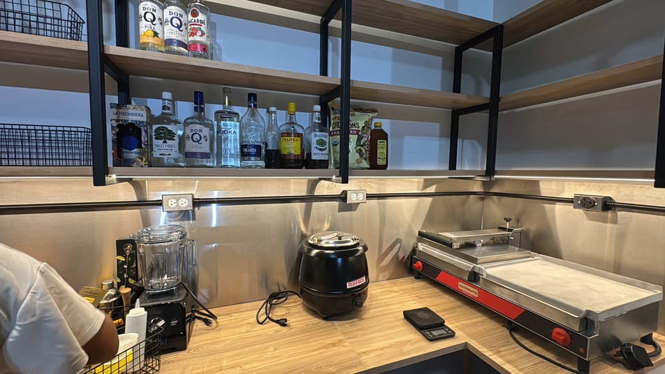 Minimarket and Cocktails! 