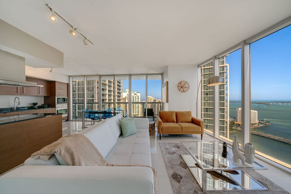 Savor every moment of your Miami getaway in this beautiful view! 
