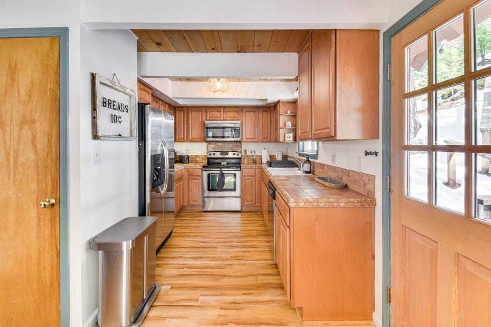 Kitchen | Dishwasher | 1st Floor