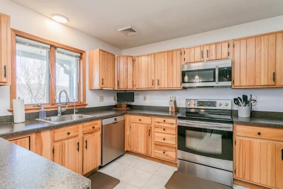 Our fully stocked kitchen is perfect to whip up a tasty meal for the whole group