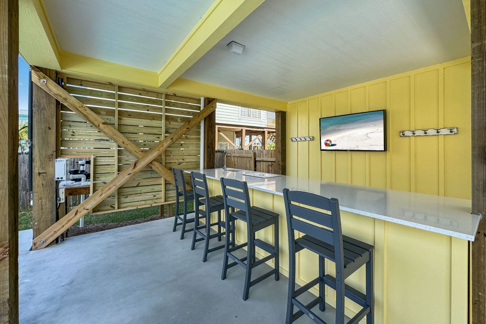 Outdoor entertainment area