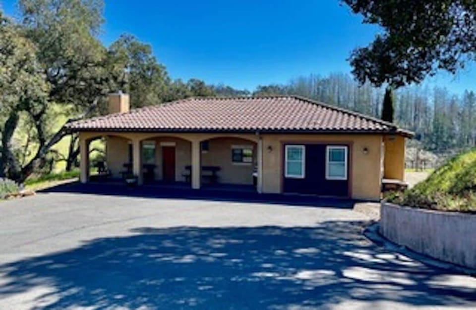 Casita Overlooking the Vineyard