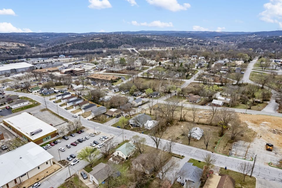 Walking distance to all downtown attractions!
