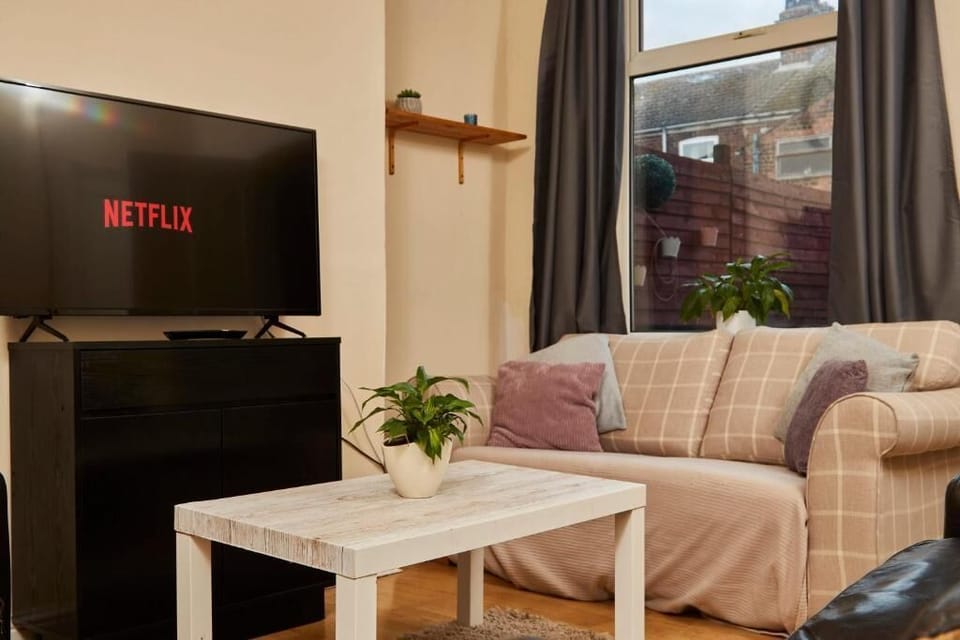 Communal Lounge/TV Room/Living room/Sitting Area