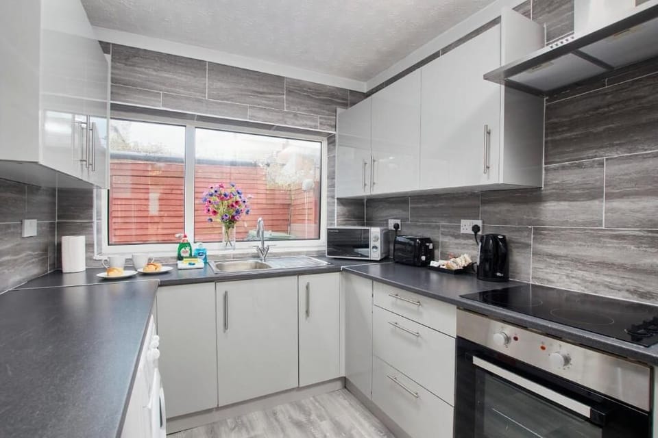 Coffee/tea facilities/Kitchecn/Kitchenette/Dishawasher/Minibar/Oven/Stovetop