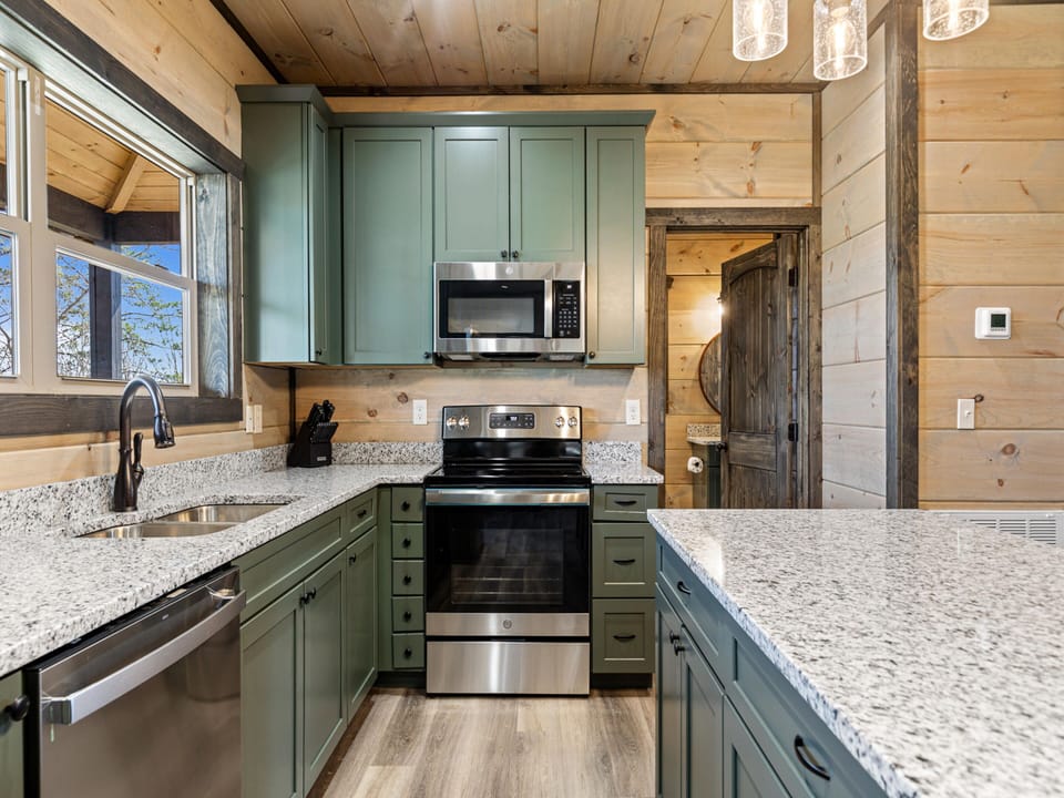 Full Kitchen
