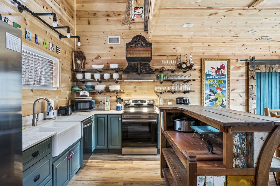Neverland's fully equipped kitchen