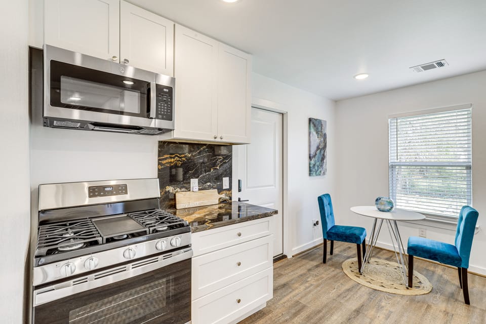 Kitchen | Dishwasher | Dining Area
