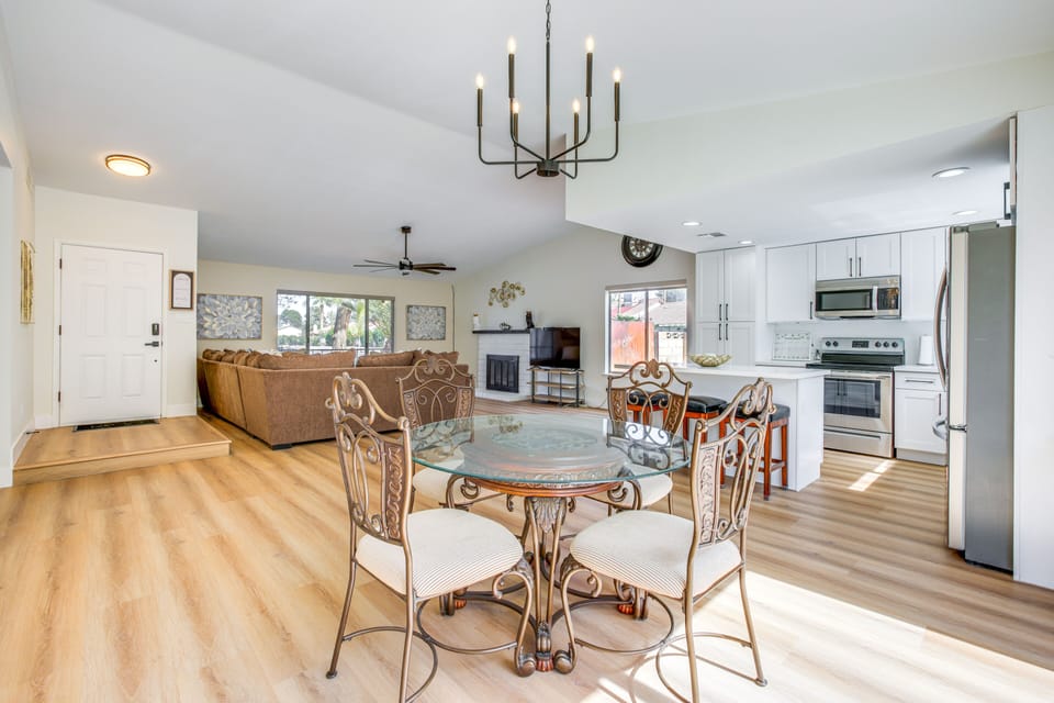 Dining Area | Dishware/Flatware