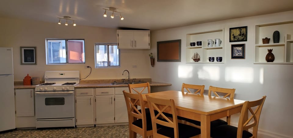 kitchen dining room
