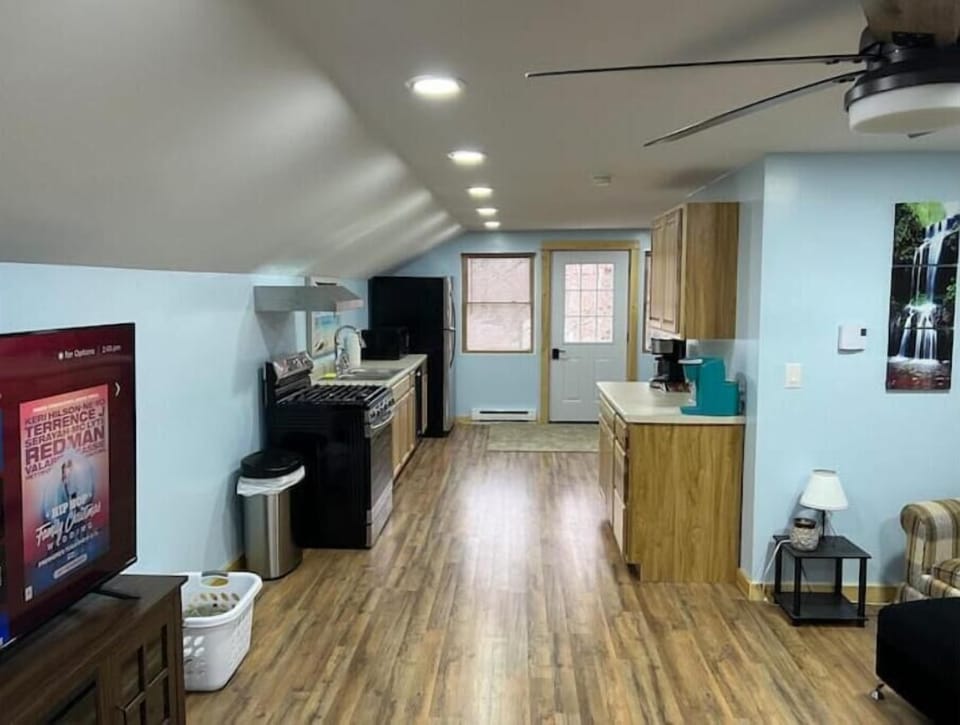 Full kitchen