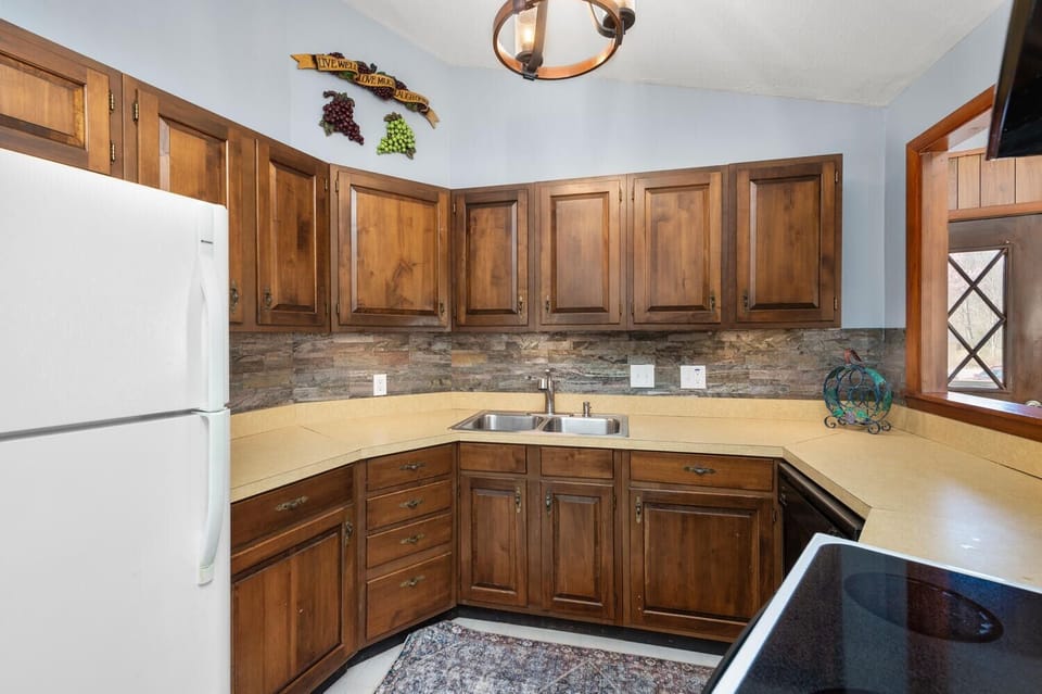 Kitchen: Cornerstone Cabin at Springdale