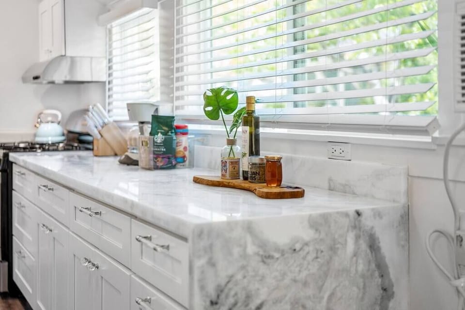Marble Waterfall Counters, Full Kitchen!