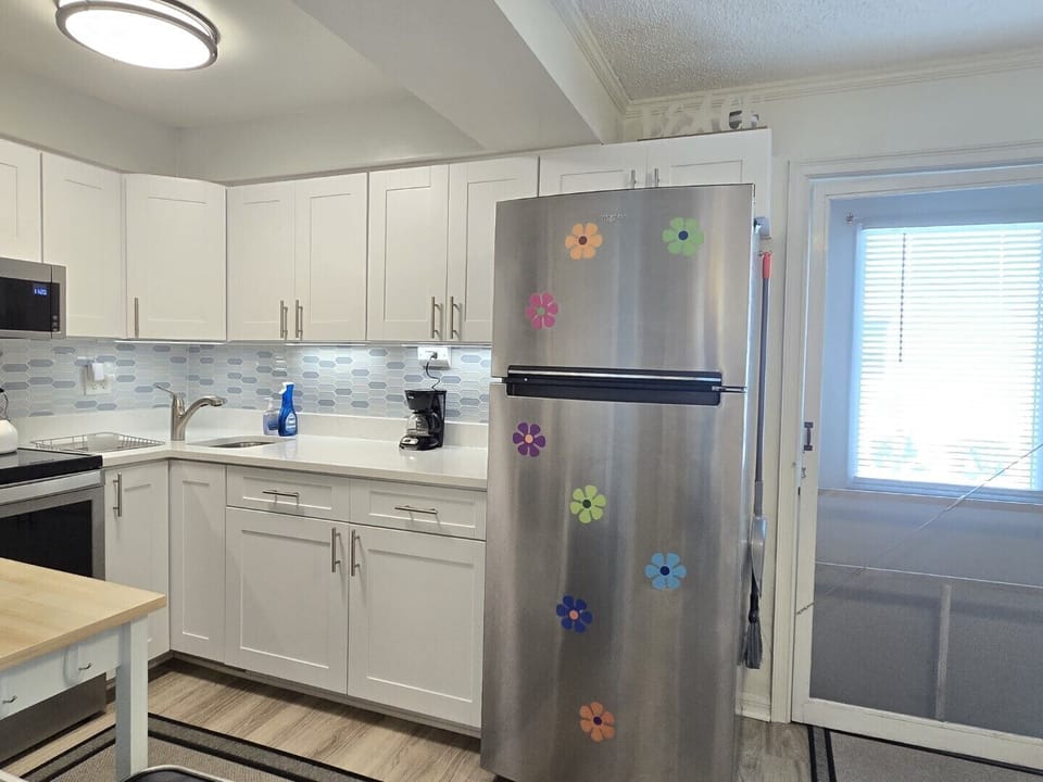 Kitchen with dual sinks