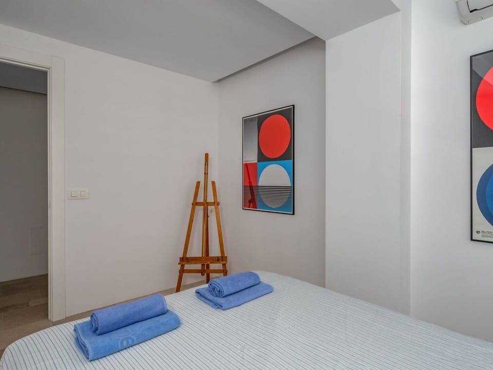 Paint, Blue, Wood, Textile, Interior Design, Floor, Flooring, Comfort, Line