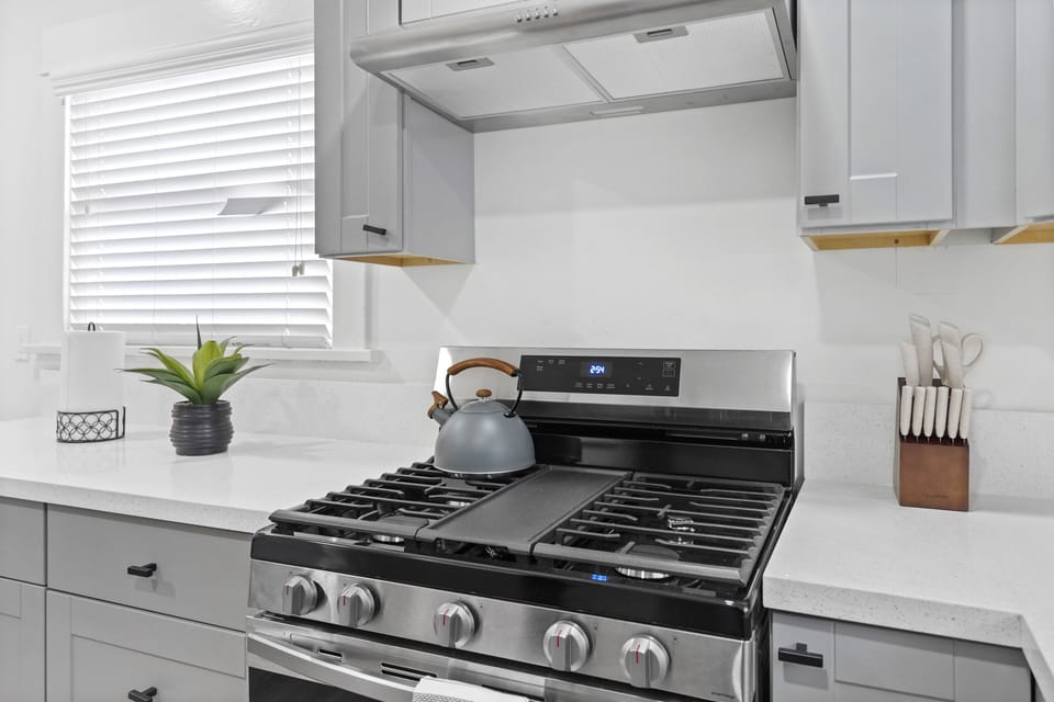 Stove for cooking and baking