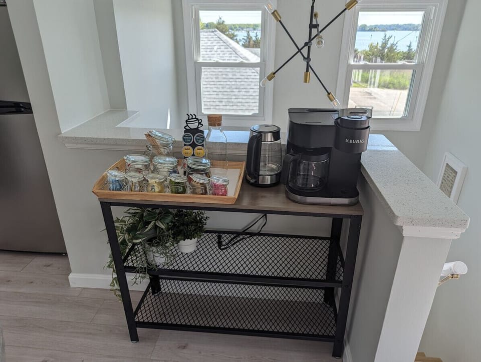 Keurig machine with starter pods provided