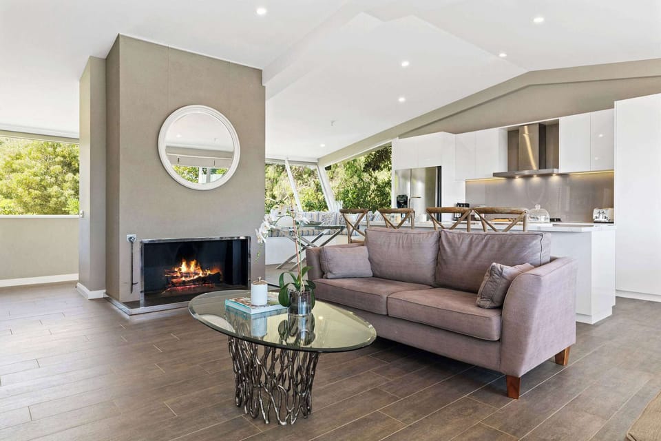 Enjoy the fireplace on those colder Peninsula nights
