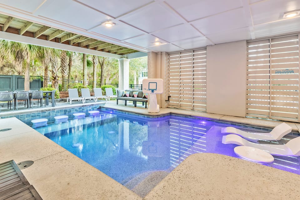 LED Color light pool with swim up bar and water loungers