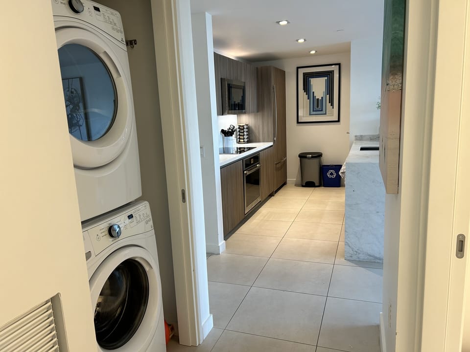 Large capacity washer/dryer