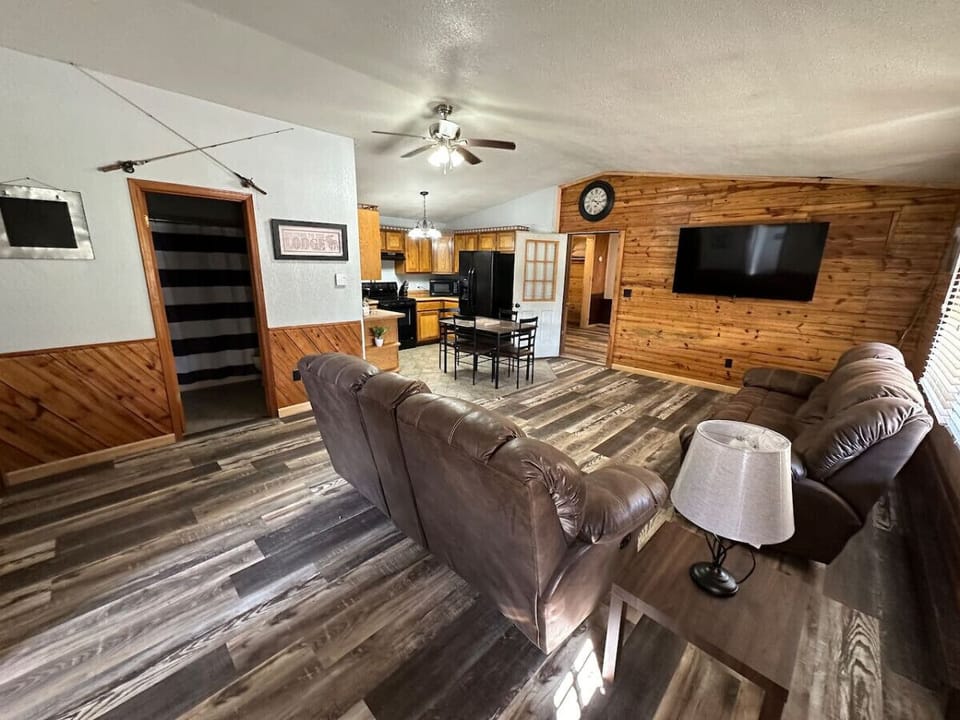 Spacious Open Layout Common Area