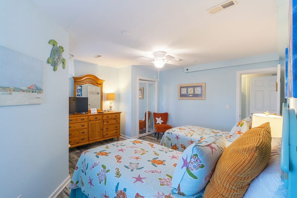 Lower Level Twin Bedroom