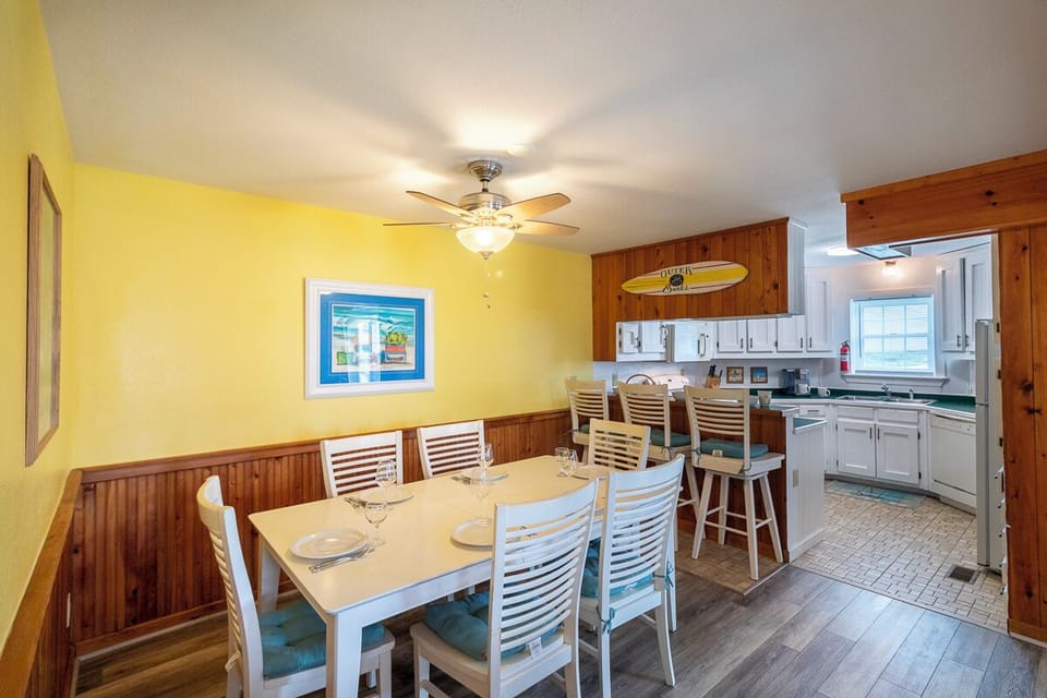 Top Level Dining Area