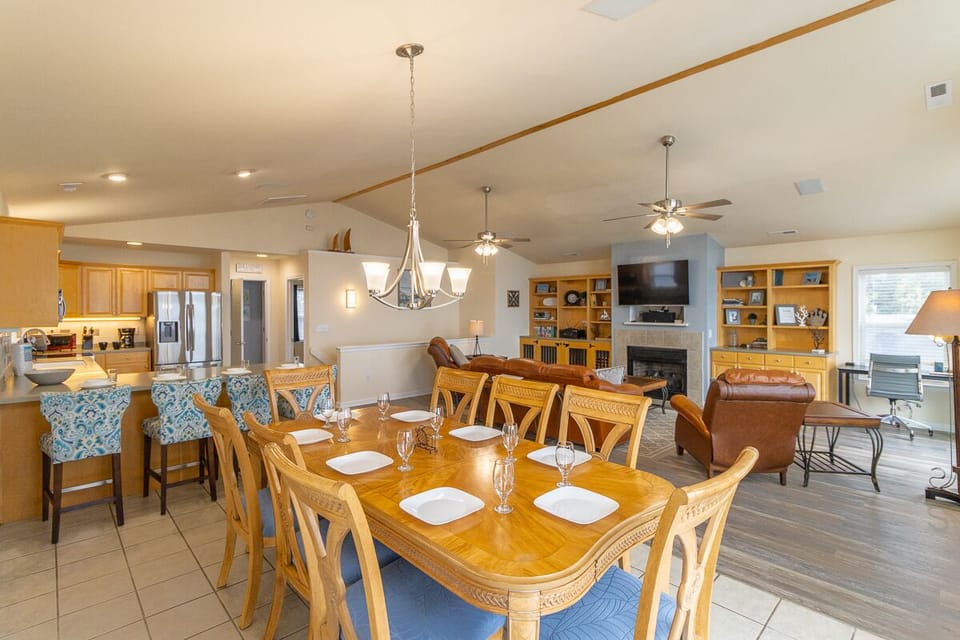 Top Level Dining Area