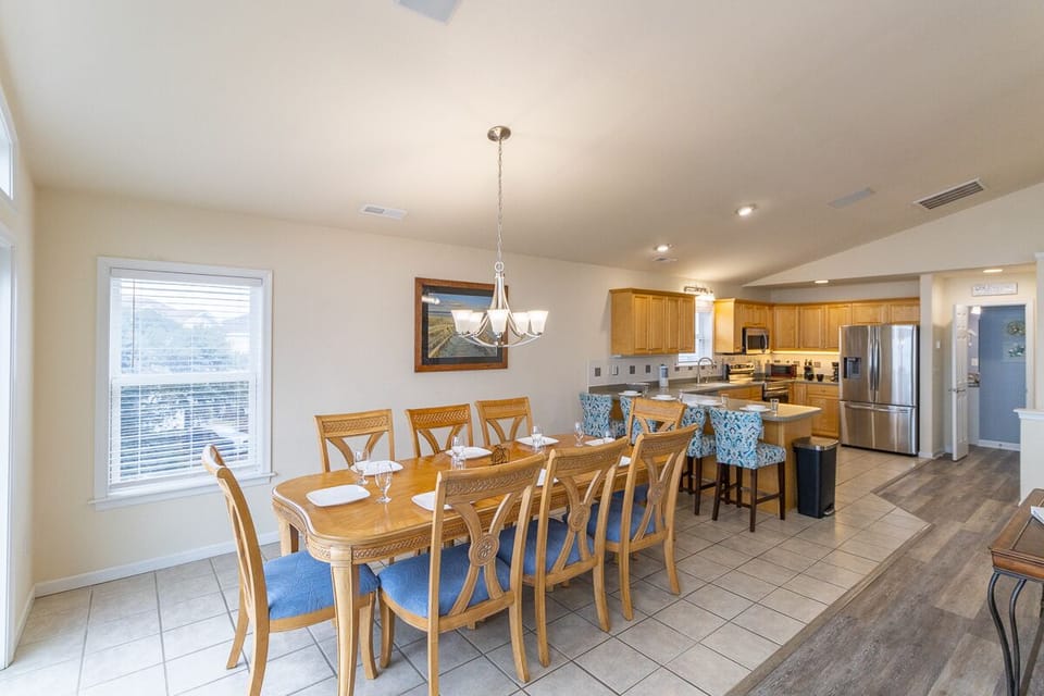 Top Level Dining Area