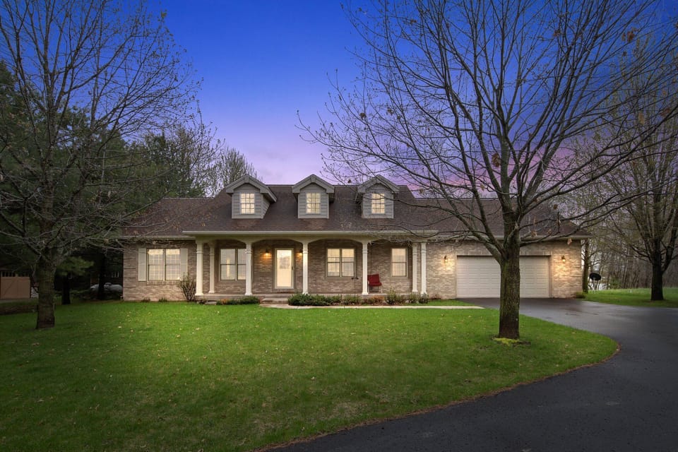 Your perfect getaway awaits! Just steps from the golf course and clubhouse.