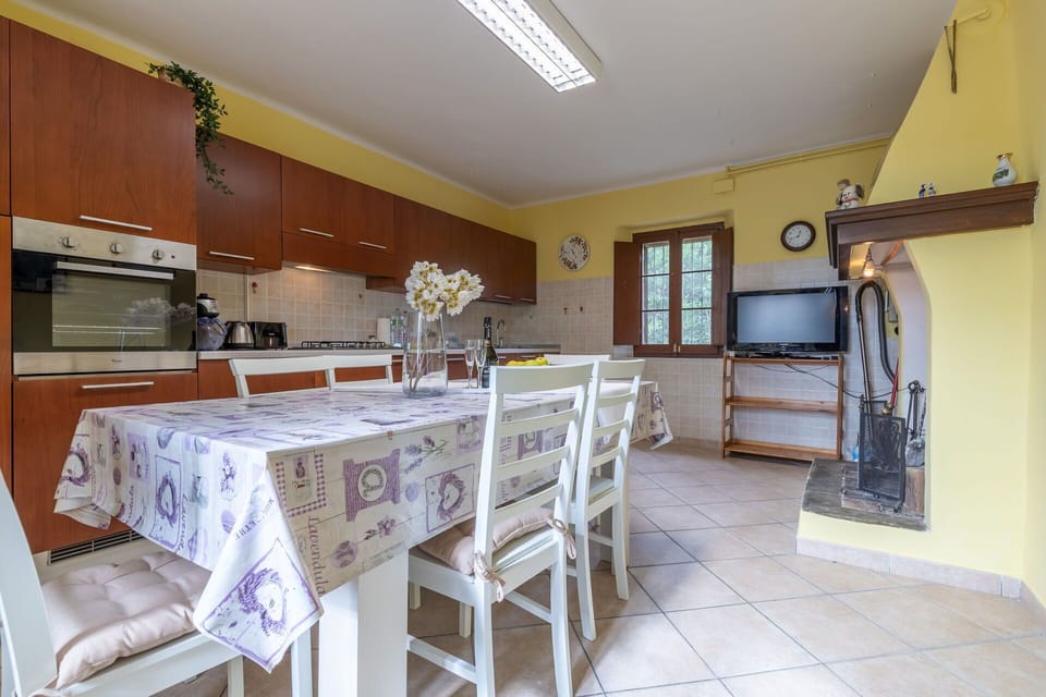 Dining Room, Kitchen