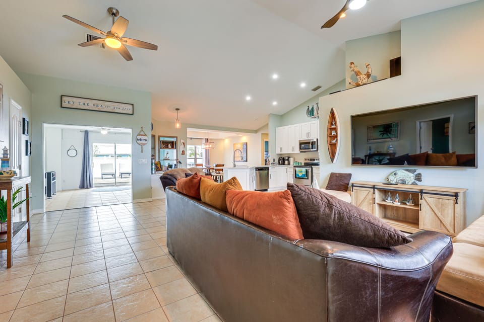 Living Area | Smart TV | Board Games