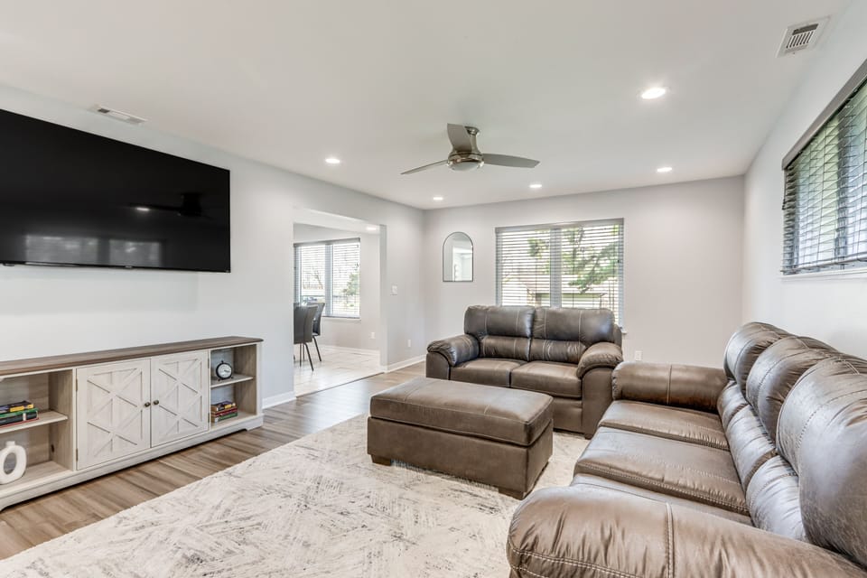 Rogers Vacation Rental | 4BR | 3.5BA | 2,740 Sq Ft | Stairs Required