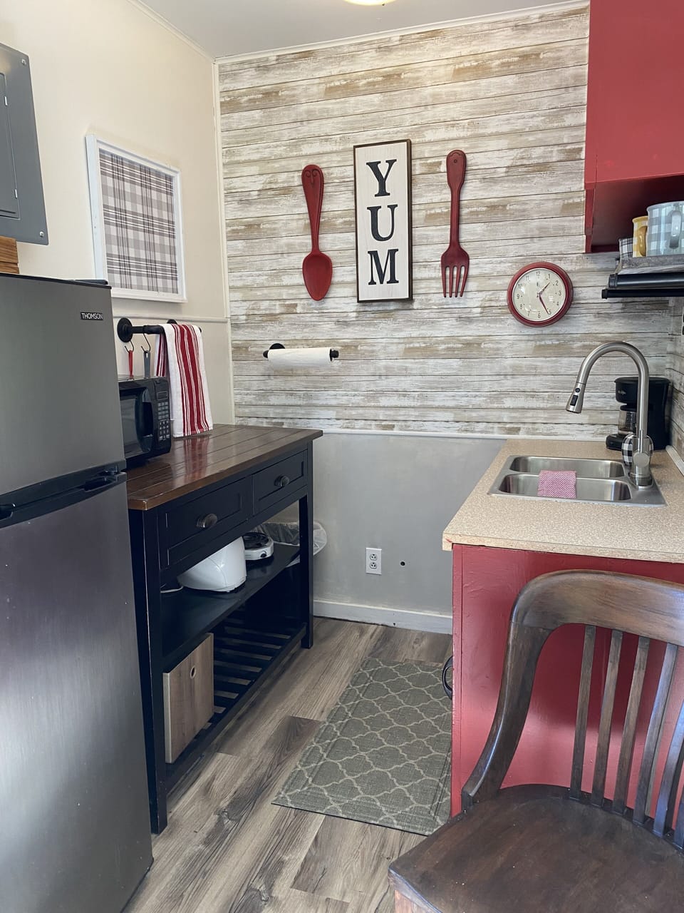 Sleeping Bear cabin kitchenette