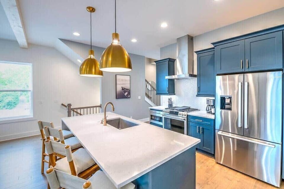 Bright fully stocked kitchen 