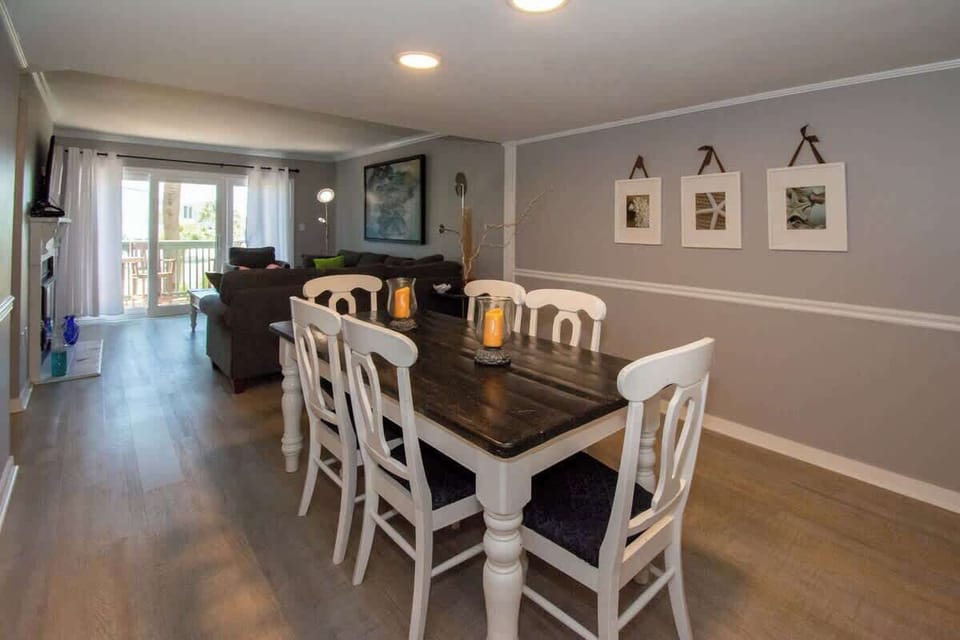 Open concept dining area and living room