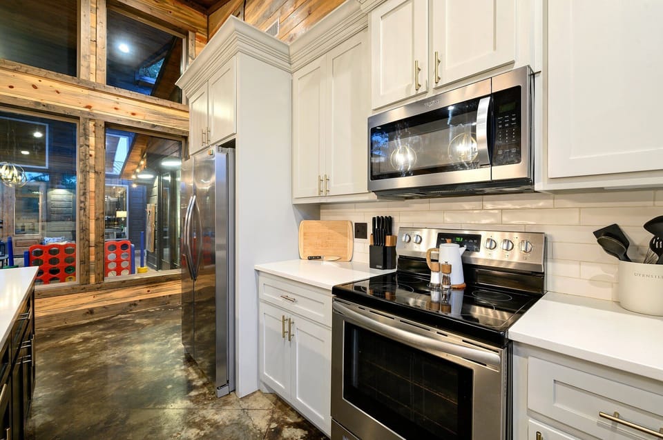 Gourmet Kitchen: Whip up culinary delights in this stylish, light-filled kitchen!