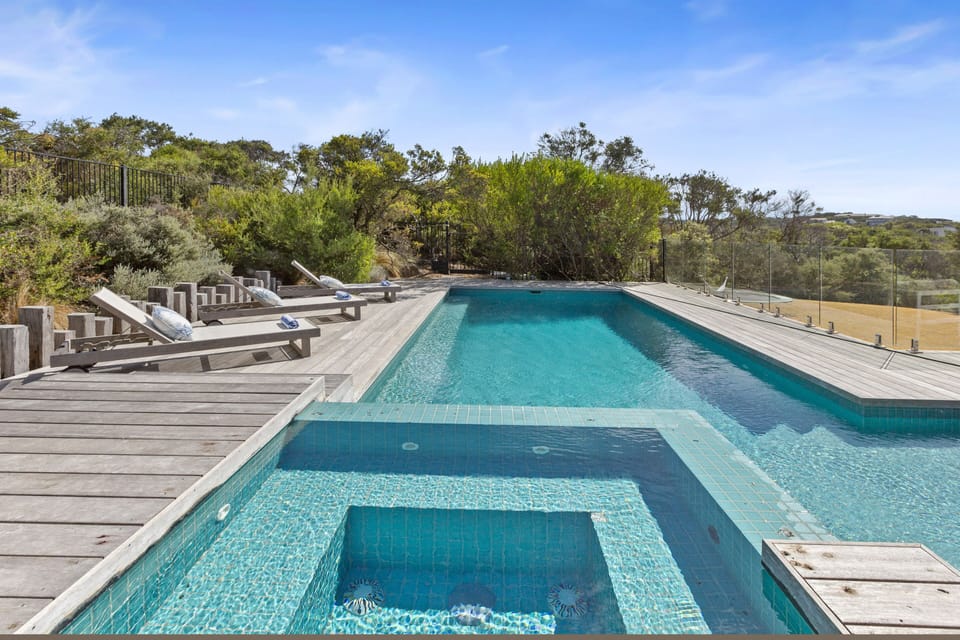 Gas heated pool & spa 