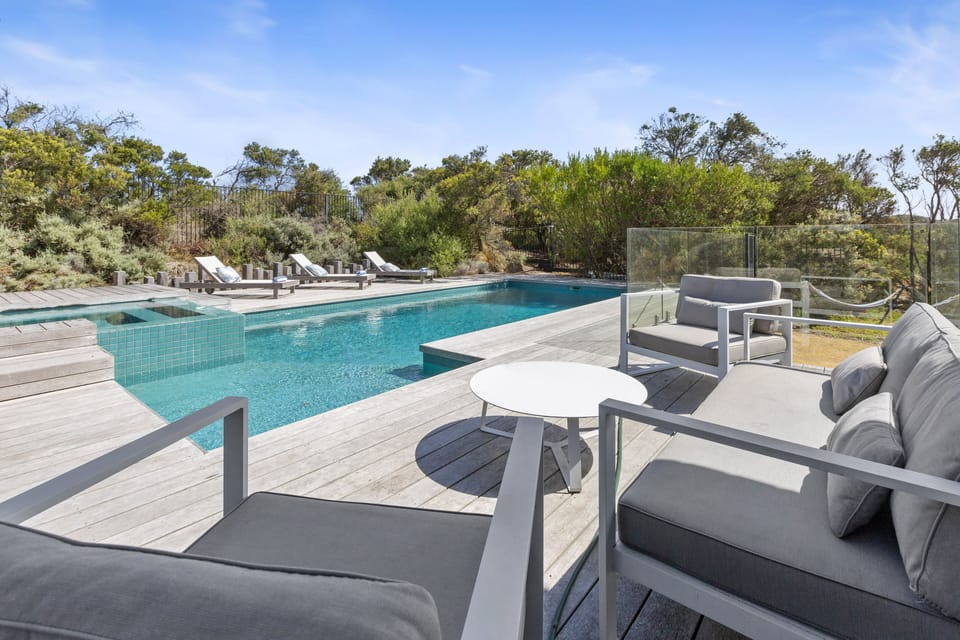 Gas heated pool & spa 